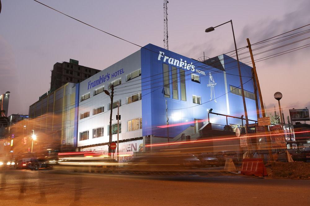 Frankie'S Foods And Rooms 아크라 외부 사진