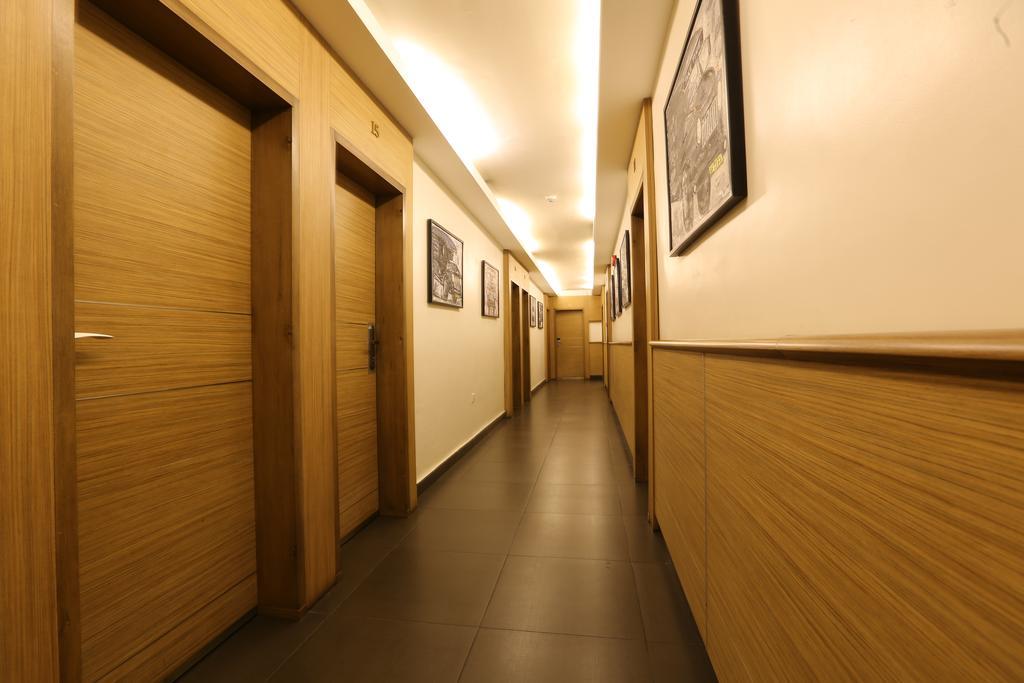 Frankie'S Foods And Rooms 아크라 외부 사진