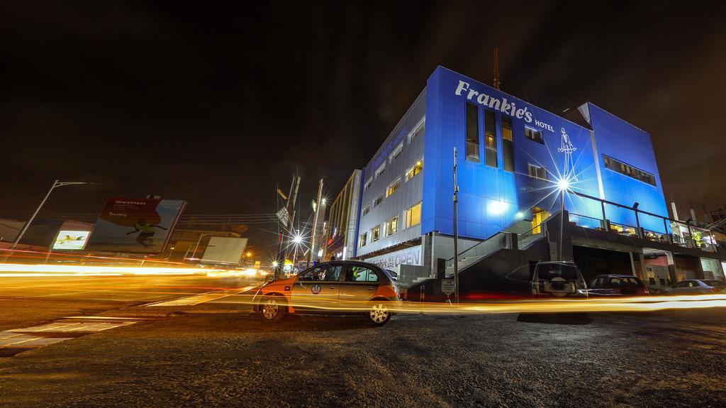 Frankie'S Foods And Rooms 아크라 외부 사진